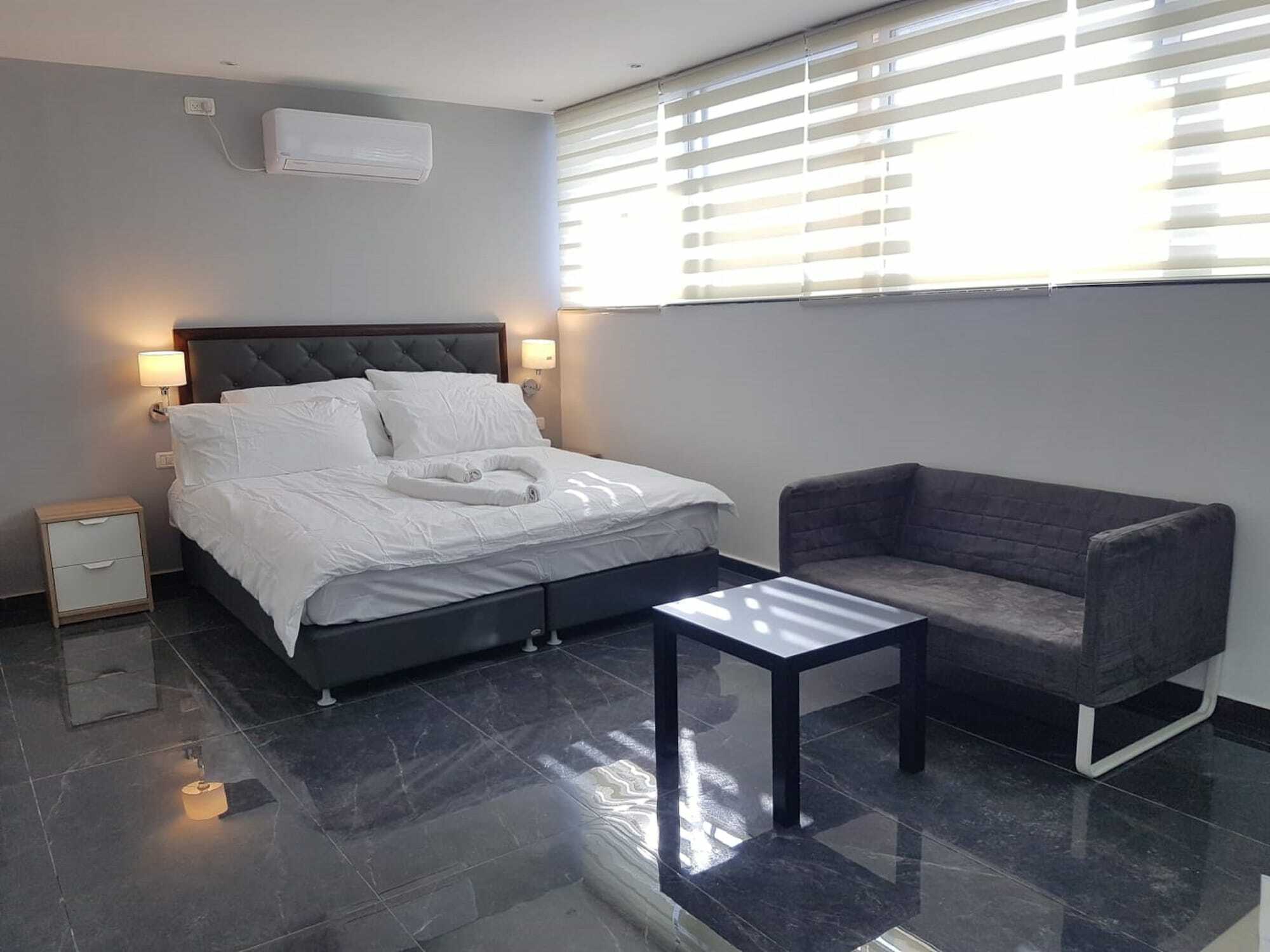 Lago Suites Hotel Jerusalem Exterior photo
